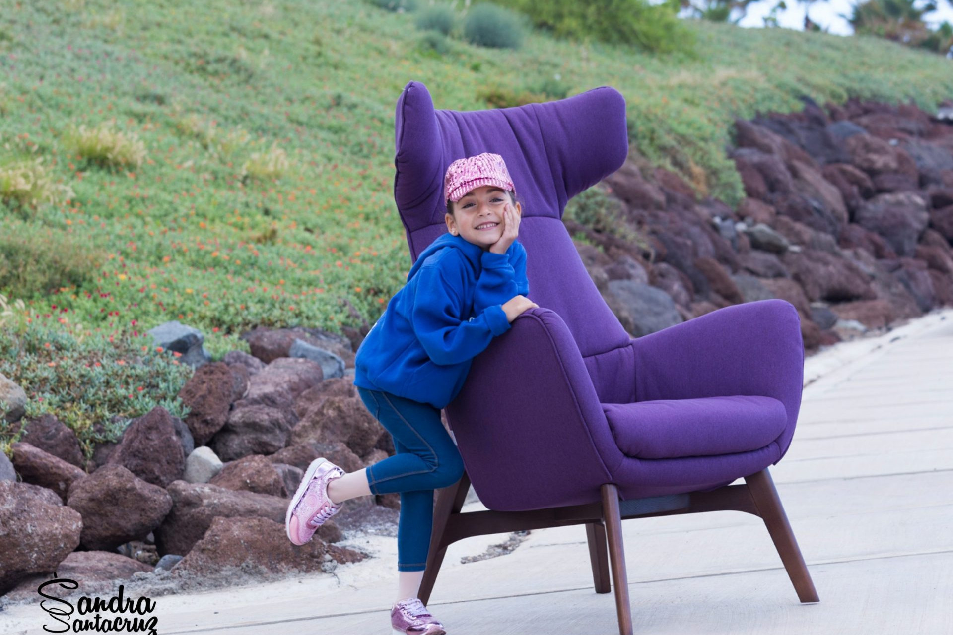 Divertida foto de una alumna del Centro de Danza Sandra Santa Cruz de 6 años para celebrar el Día Mundial de la Danza 2025